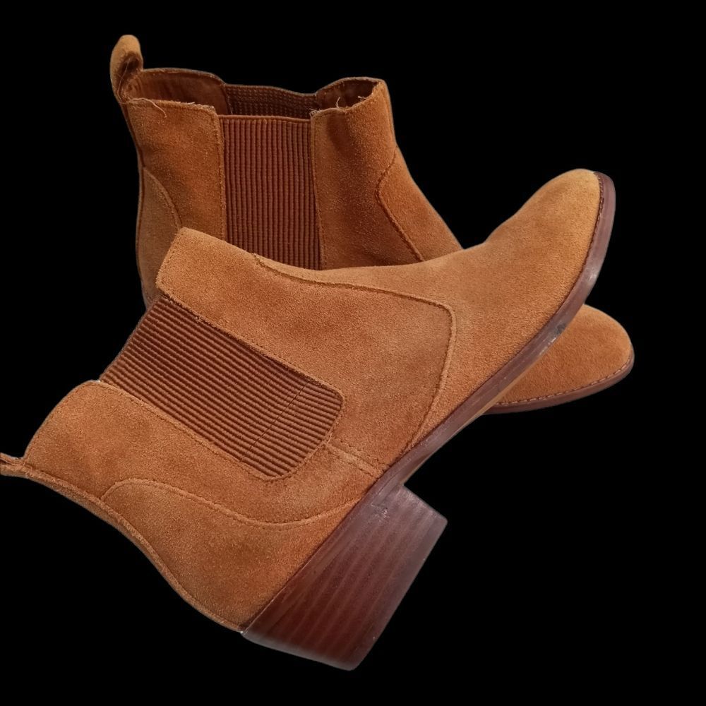Gap brown suede Western style booties size 8.5